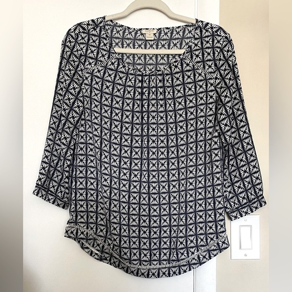 J. Crew Navy and White Pattern Blouse Size XS - Picture 1 of 7